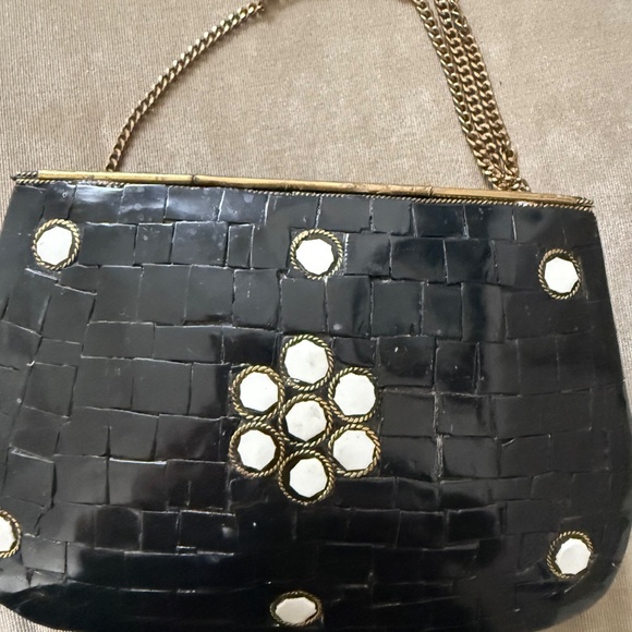 Antik Kraft handcrafted metal clutch with chain belt. - Picture 5 of 10